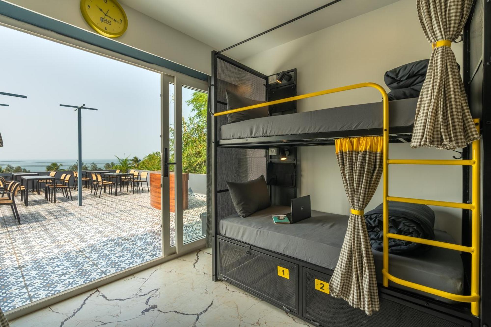 The Hosteller Goa, Mandrem Exterior photo