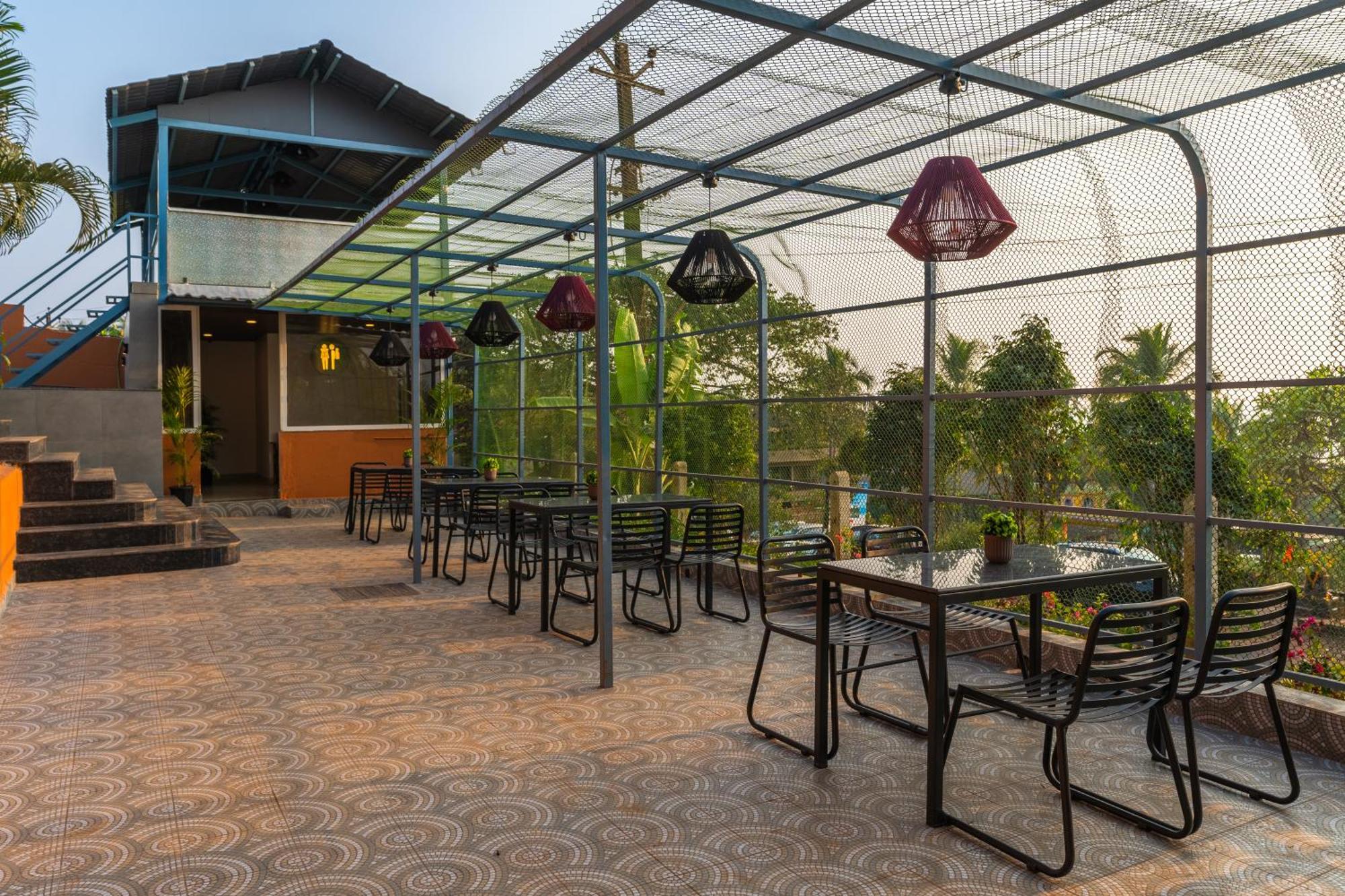 The Hosteller Goa, Mandrem Exterior photo